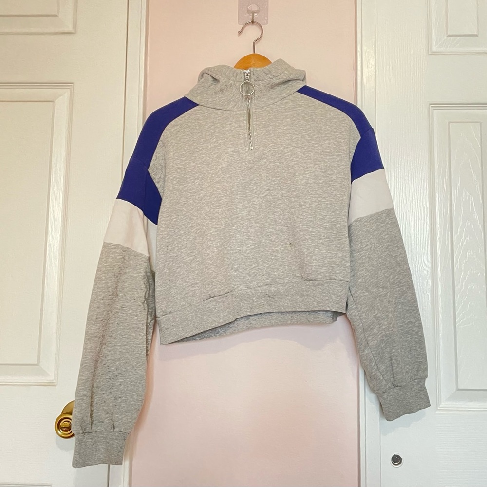H&M Divided Women Crop Hooded Sweatshirt, Heather Grey/Blue/White, Size SM